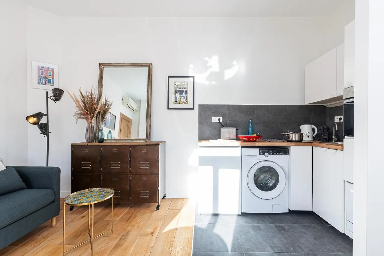 Apartment 1 Bdr Downtown Near Place Massena Nice France
