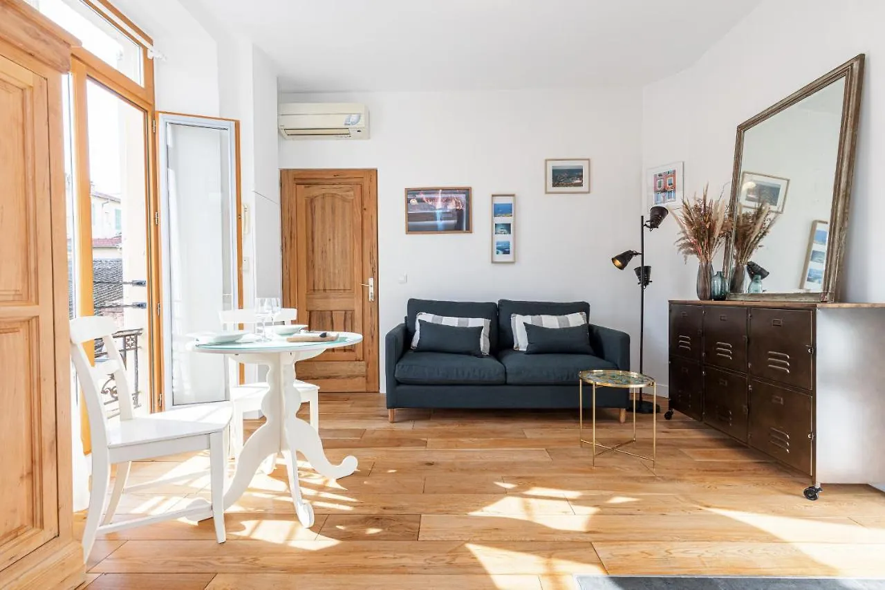 1 Bdr Downtown Near Place Massena Nice France