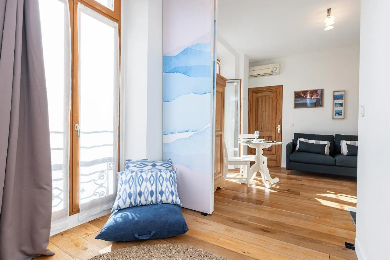 1 Bdr Downtown Near Place Massena Nice 0*,