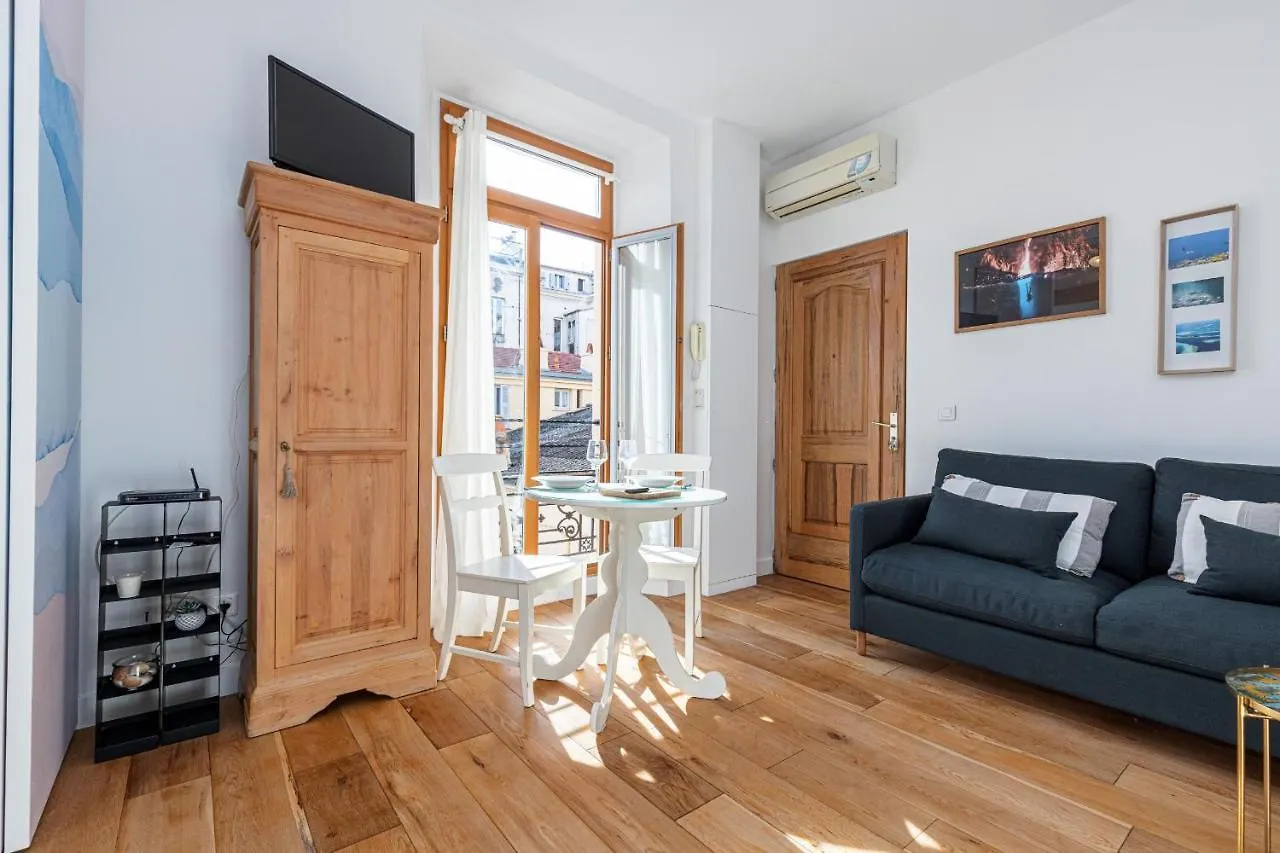1 Bdr Downtown Near Place Massena Nice France